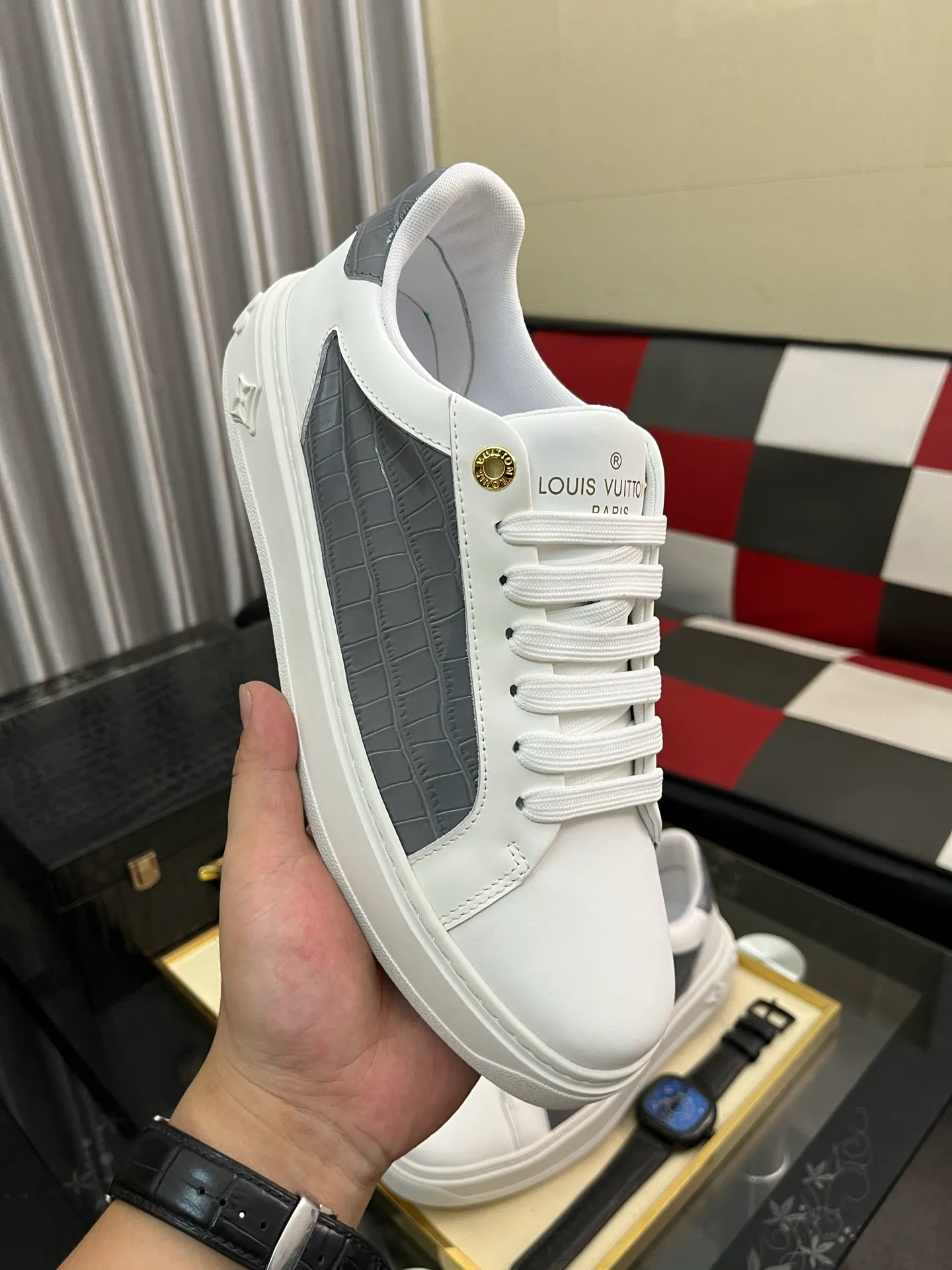 Men's shoes 💰520⌚️⌚️LV Louis Vuitton. The latest fashionable casual shoes are popular in physical stores. New spring and summer comfortable imported custom original cowhide, unique jacquard fabric element design. With sheepskin lining, Lv original bottom, [sun][sun] high-end packaging and high quality💪Details determine the quality, you can enter and leave the counter at will, welcome to compare🇮🇹Number of sizes 38-445️⃣Color options available